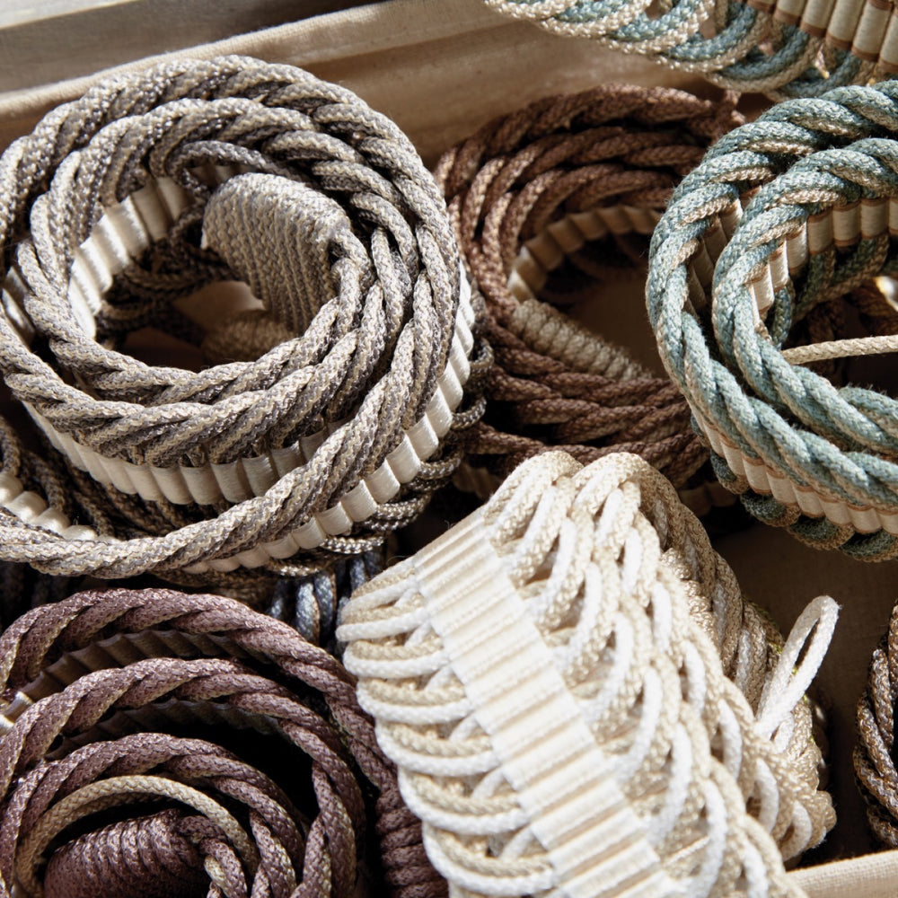 Verona Embrace Tieback Cream